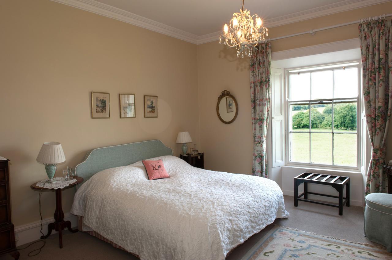 Bed and Breakfast Lough Bawn House Collinstown  Exterior foto