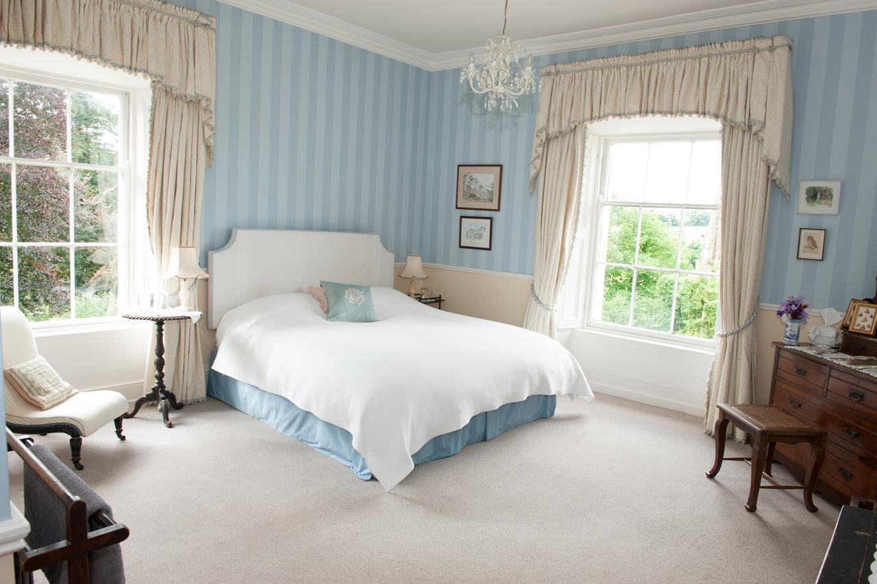 Bed and Breakfast Lough Bawn House Collinstown  Exterior foto